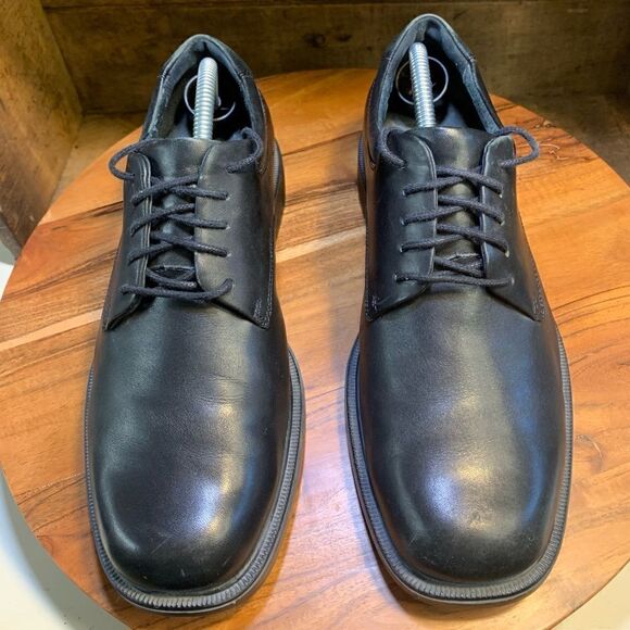 Rockport like new mens tie up dress shoes.  Inv 5569 - Picture 1 of 6